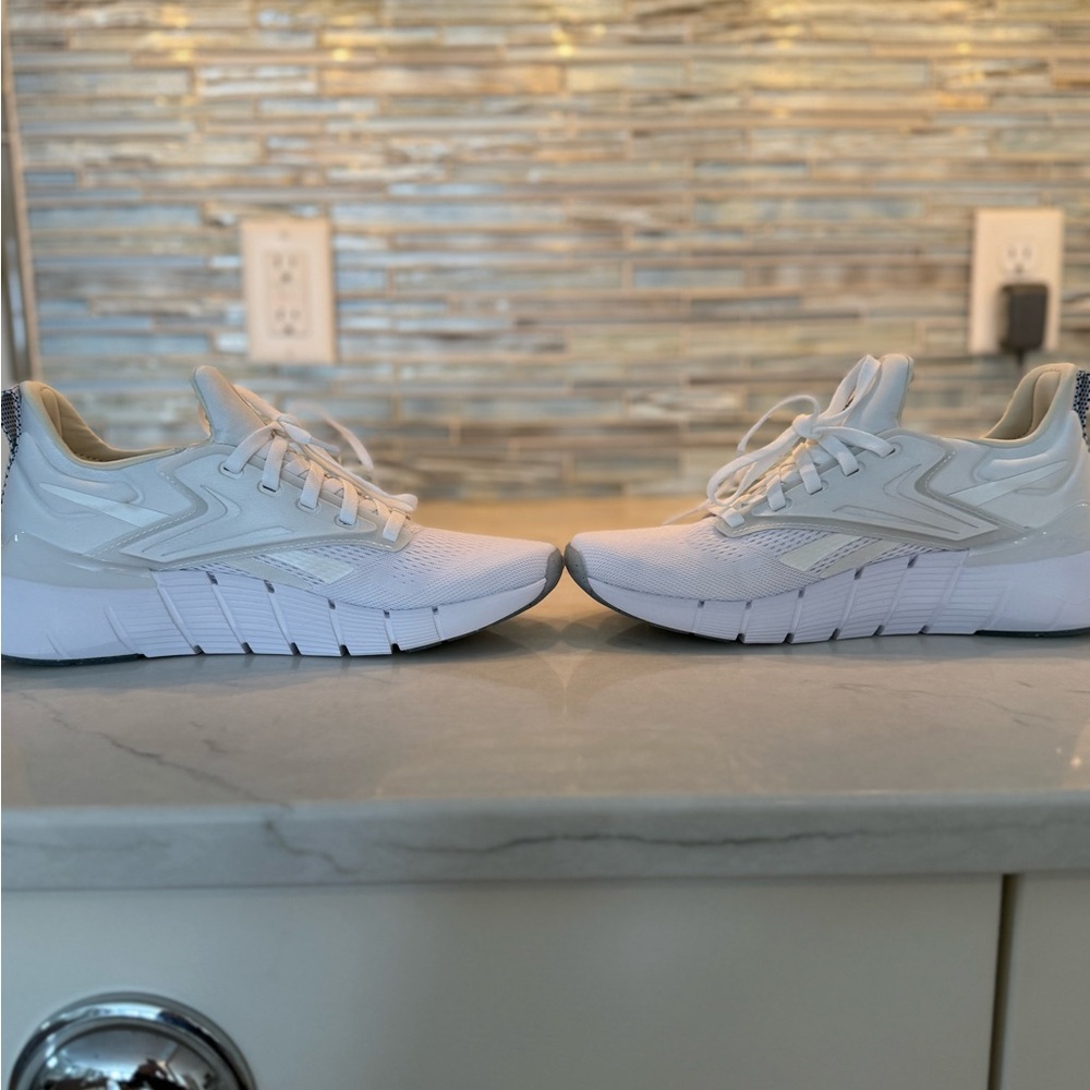 Reebok Nano Gym women’s training shoe 8.5. White. NIB.